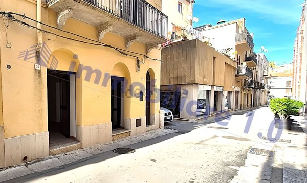 locale commerciale in vendita ad Alcamo