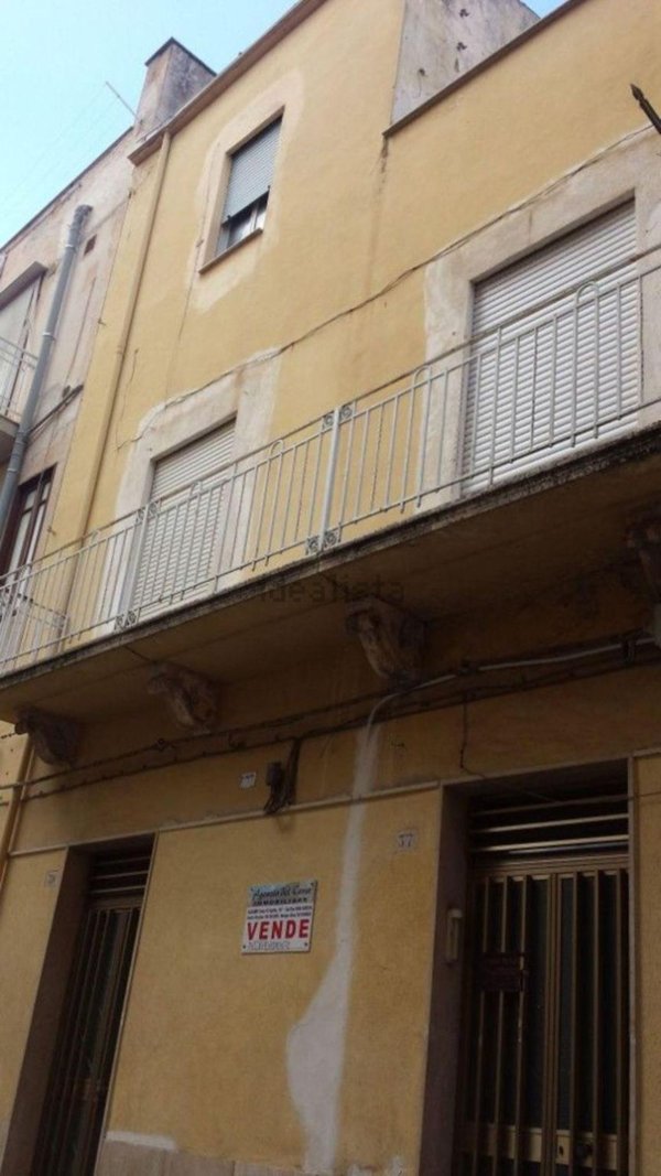 pentavano in vendita ad Alcamo