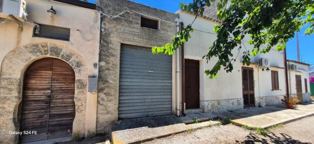 casa indipendente in vendita ad Alcamo in zona Alcamo Marina