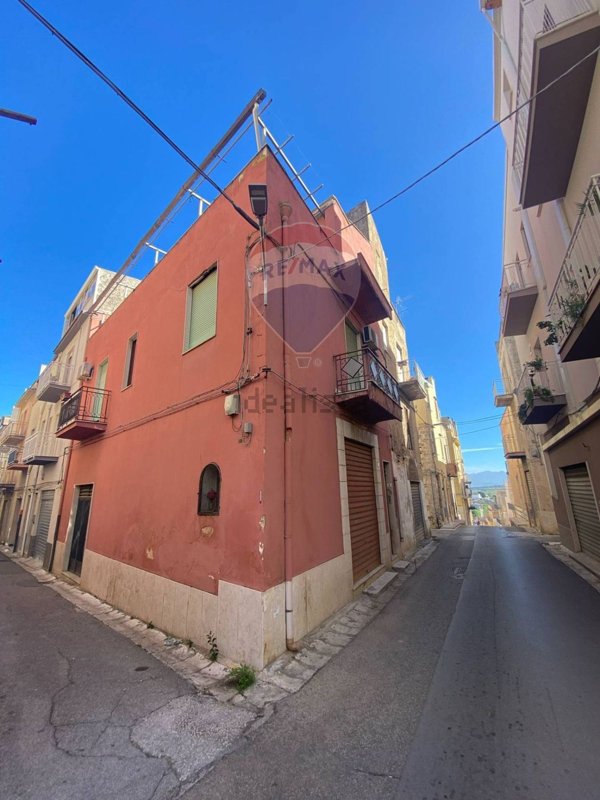 casa indipendente in vendita ad Alcamo
