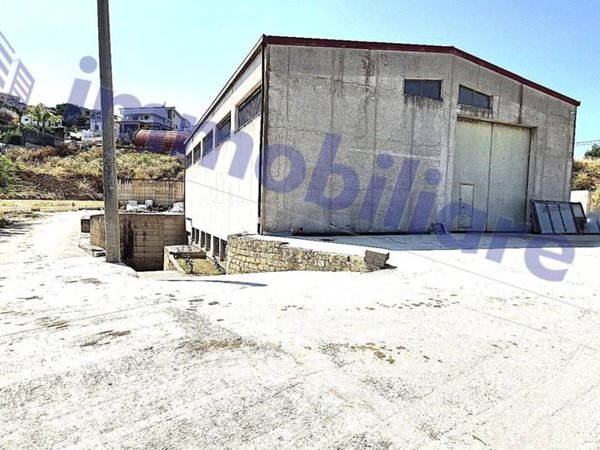 locale commerciale in vendita ad Alcamo