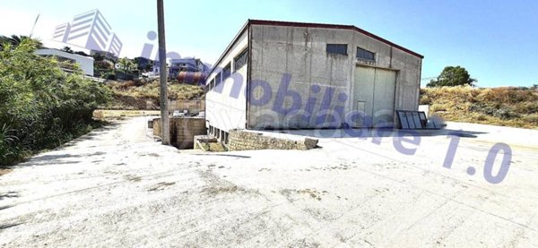 locale commerciale in vendita ad Alcamo