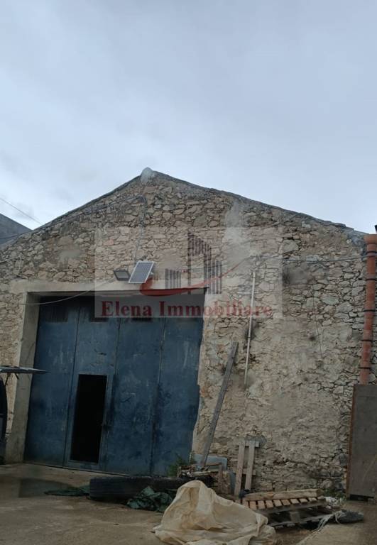locale commerciale in vendita ad Alcamo