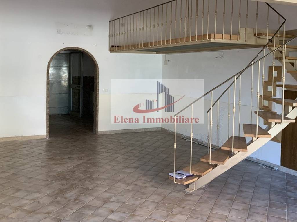 negozio in vendita ad Alcamo