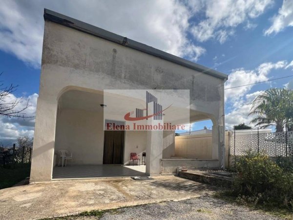 casa indipendente in vendita ad Alcamo in zona Alcamo Marina