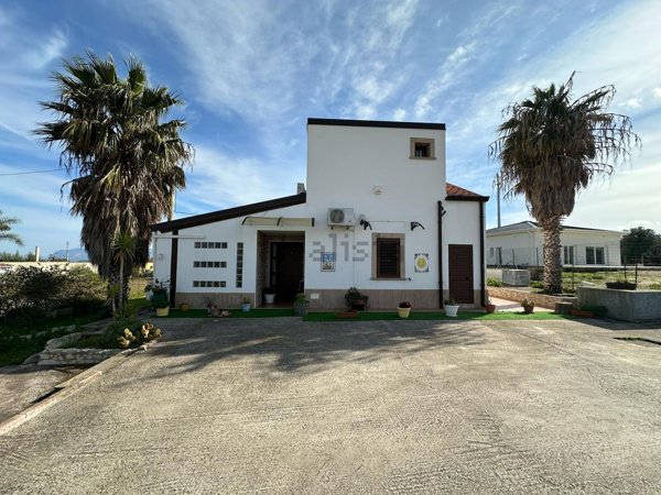 casa indipendente in vendita ad Alcamo