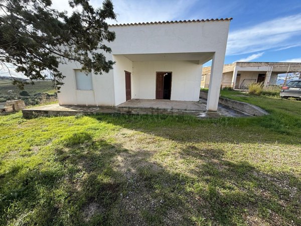 casa indipendente in vendita ad Alcamo