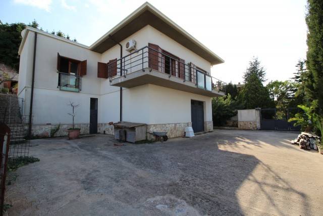 casa indipendente in vendita ad Alcamo