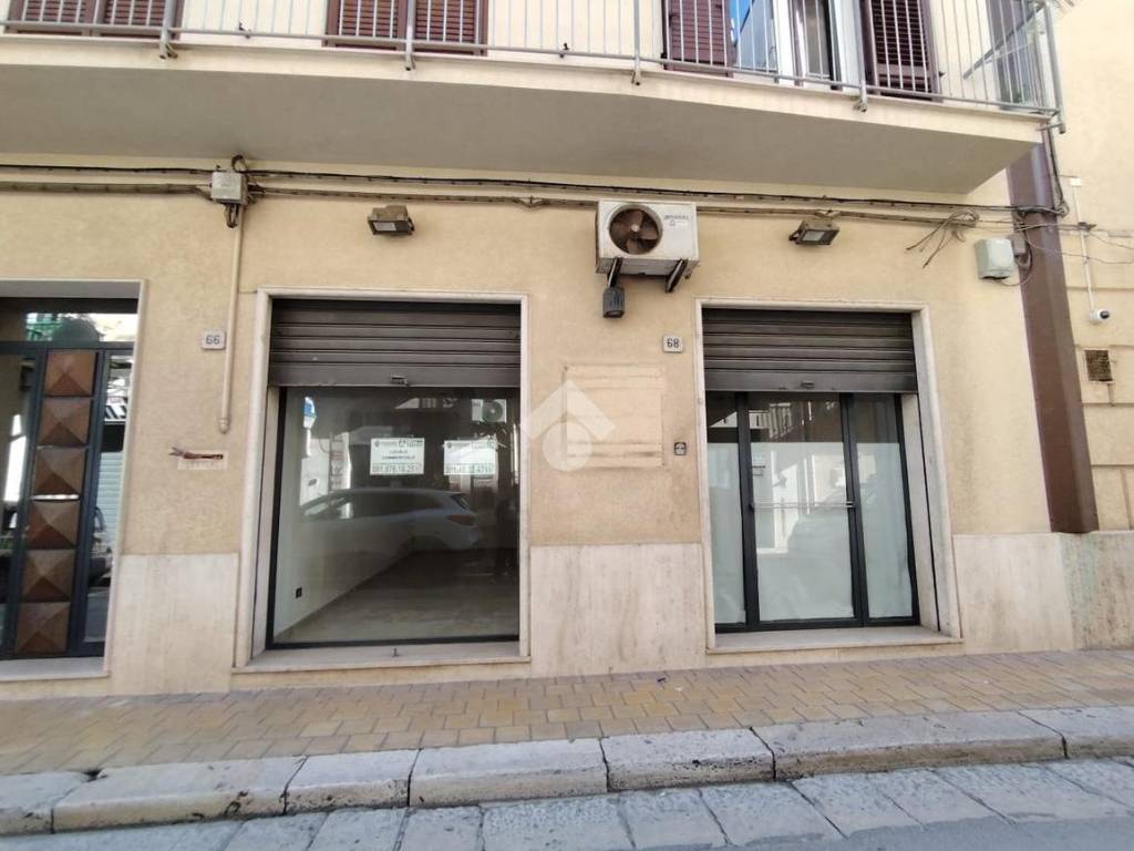 negozio in vendita ad Alcamo