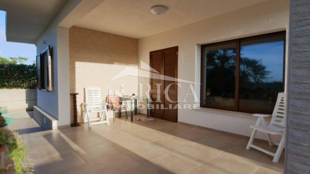 casa indipendente in vendita ad Alcamo in zona Alcamo Marina