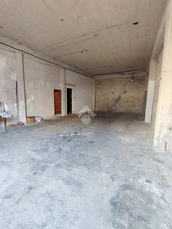 negozio in vendita ad Alcamo