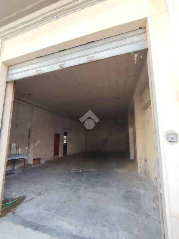 negozio in vendita ad Alcamo