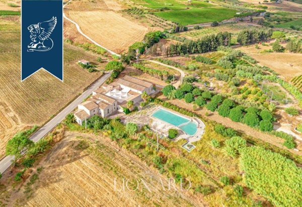 negozio in vendita ad Alcamo in zona Centro Città