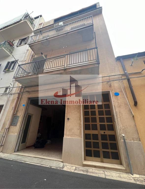 casa indipendente in vendita ad Alcamo in zona Centro Città
