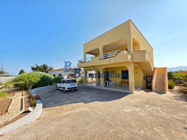 casa indipendente in vendita ad Alcamo