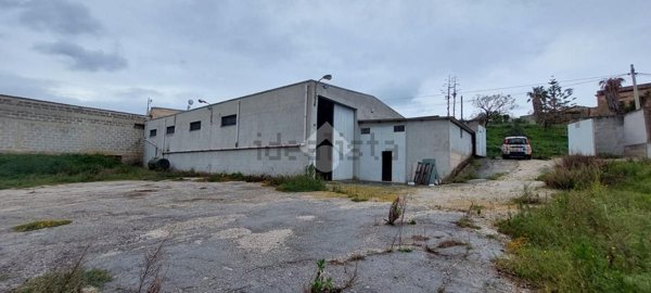 locale di sgombero in vendita ad Alcamo