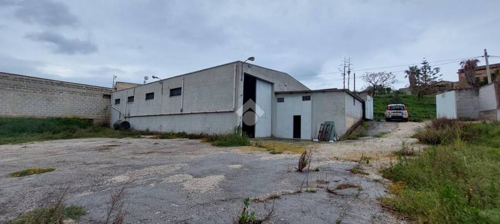 locale commerciale in vendita ad Alcamo