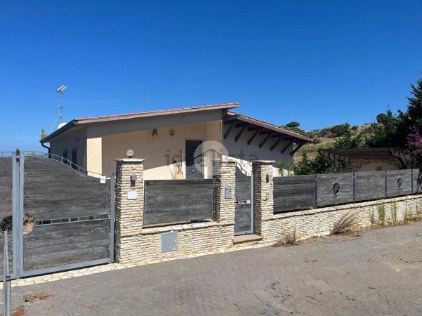 casa indipendente in vendita ad Alcamo