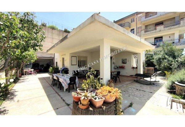 casa indipendente in vendita ad Alcamo in zona Alcamo Marina