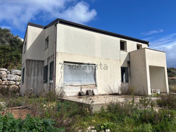 casa indipendente in vendita ad Alcamo