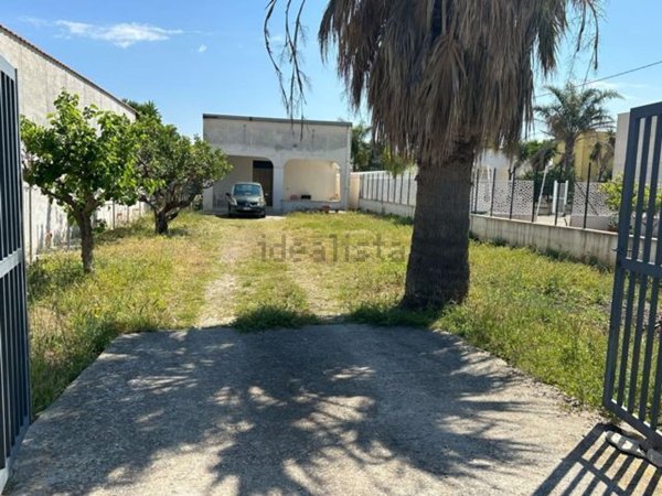 casa indipendente in vendita ad Alcamo in zona Alcamo Marina