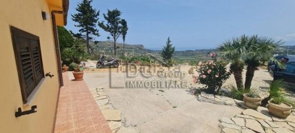 casa indipendente in vendita ad Alcamo