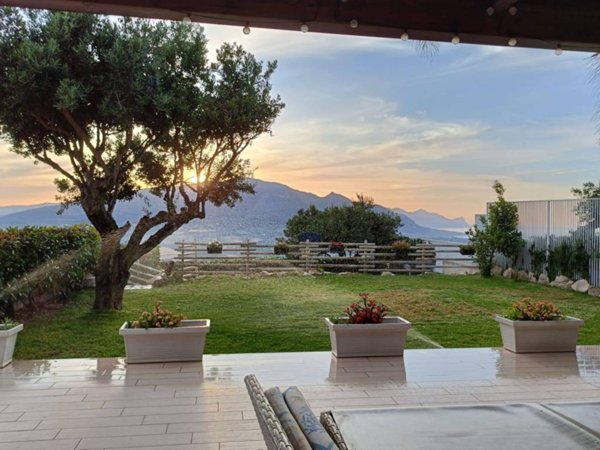 intera palazzina in vendita ad Alcamo