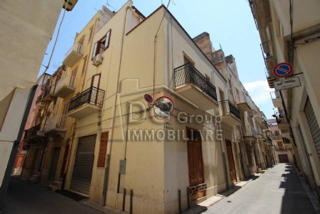 casa indipendente in vendita ad Alcamo in zona Centro Città