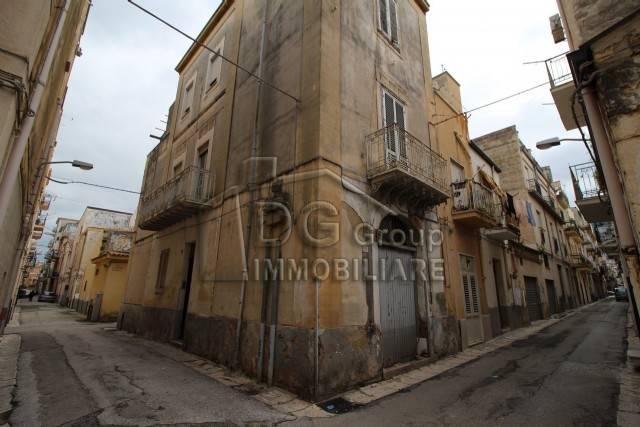 casa indipendente in vendita ad Alcamo in zona Centro Città