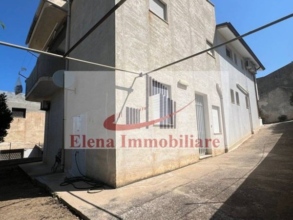 casa indipendente in vendita ad Alcamo in zona Alcamo Marina