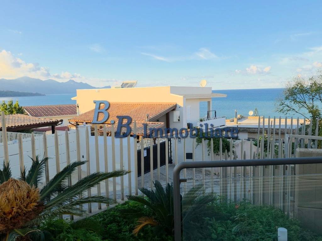 casa indipendente in vendita ad Alcamo in zona Alcamo Marina
