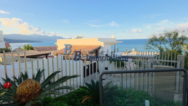 casa indipendente in vendita ad Alcamo in zona Alcamo Marina