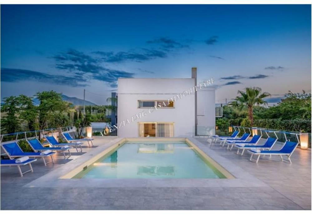 casa indipendente in vendita ad Alcamo in zona Alcamo Marina