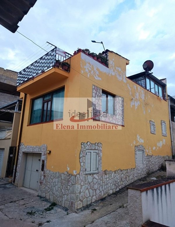 casa indipendente in vendita ad Alcamo in zona Alcamo Marina