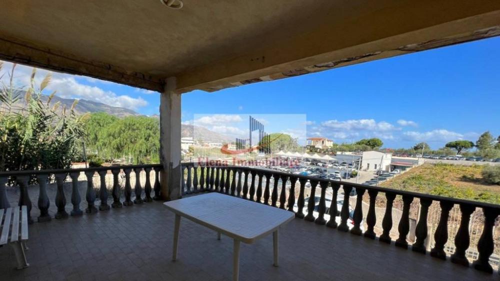 casa indipendente in vendita ad Alcamo in zona Alcamo Marina