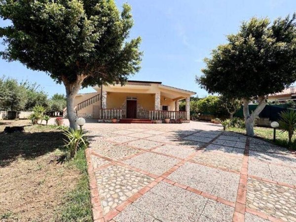 casa indipendente in vendita ad Alcamo in zona Alcamo Marina