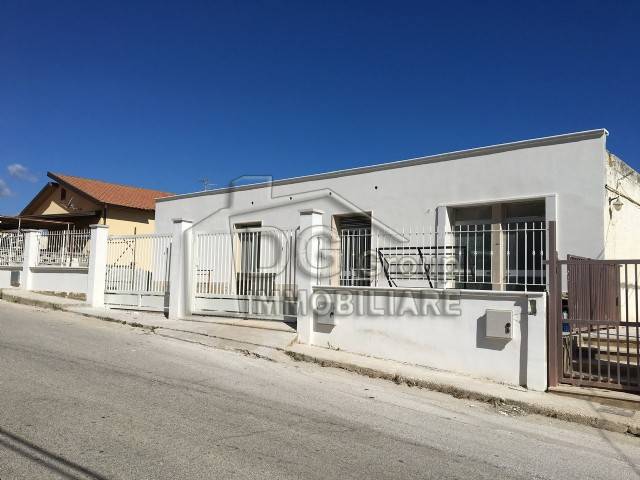 negozio in vendita ad Alcamo