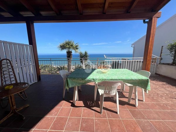 casa indipendente in vendita ad Alcamo in zona Alcamo Marina