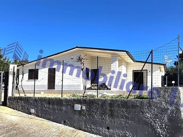 casa indipendente in vendita ad Alcamo in zona Fico