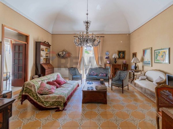 appartamento in vendita ad Alcamo in zona Centro Città