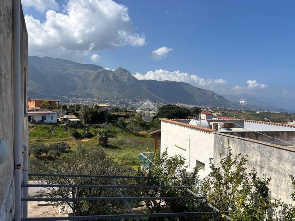 casa indipendente in vendita ad Alcamo in zona Alcamo Marina