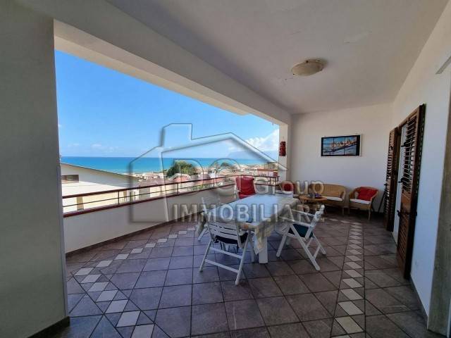 casa indipendente in vendita ad Alcamo in zona Alcamo Marina