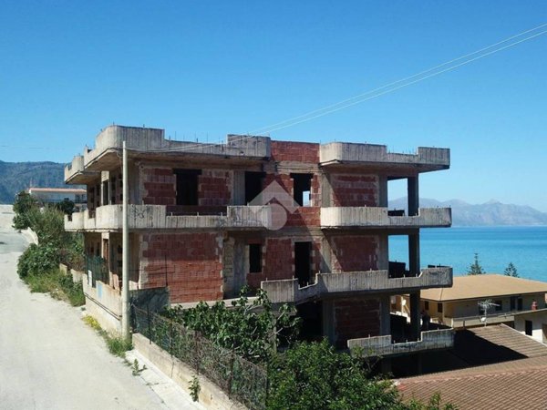 casa indipendente in vendita ad Alcamo in zona Alcamo Marina