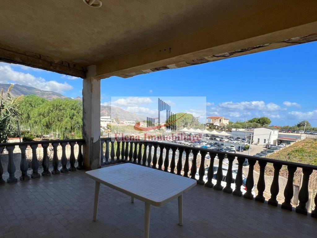 casa indipendente in vendita ad Alcamo in zona Alcamo Marina