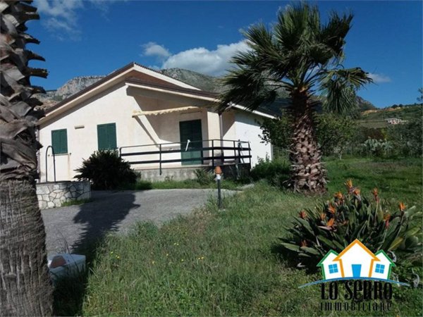 casa indipendente in vendita ad Alcamo