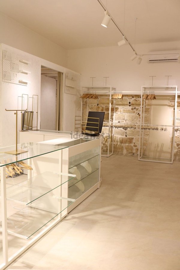 locale commerciale in vendita ad Alcamo