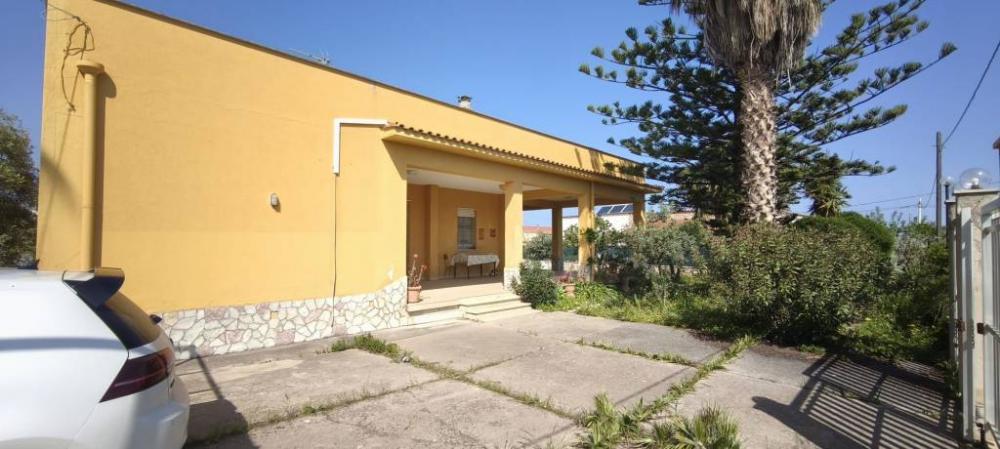 casa indipendente in vendita ad Alcamo in zona Alcamo Marina