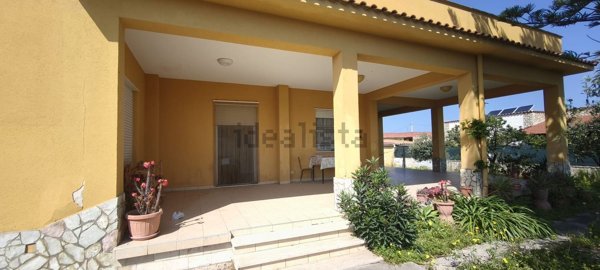 casa indipendente in vendita ad Alcamo