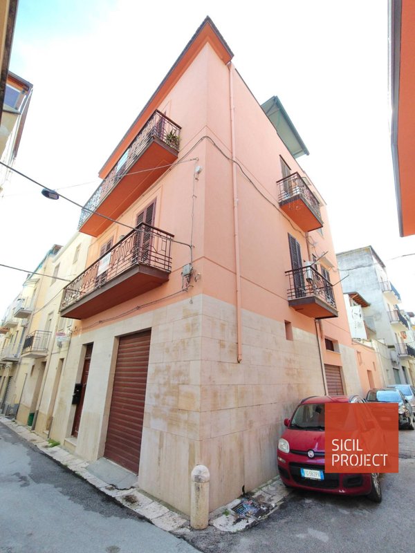 casa indipendente in vendita ad Alcamo in zona Centro Città