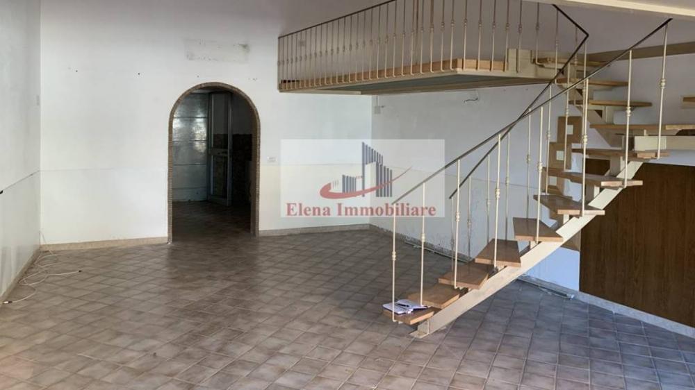 negozio in vendita ad Alcamo